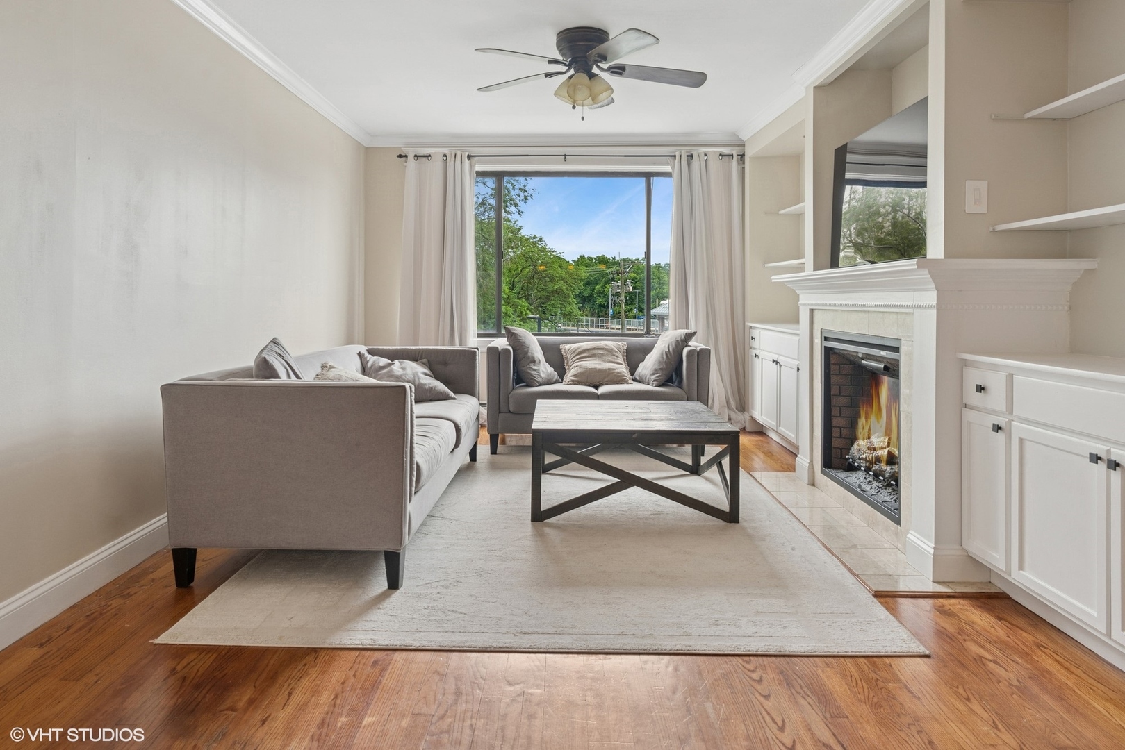 6060 N RIDGE Avenue Unit: 4E