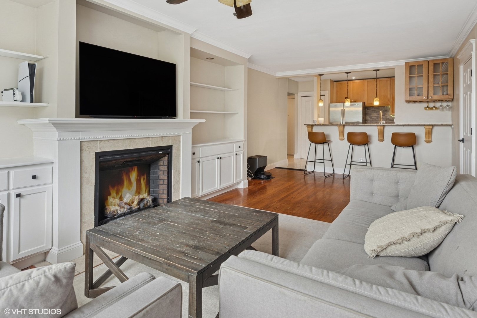 6060 N RIDGE Avenue Unit: 4E