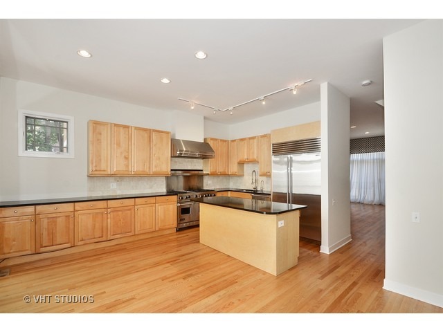 1440 N Wells Street Unit: F