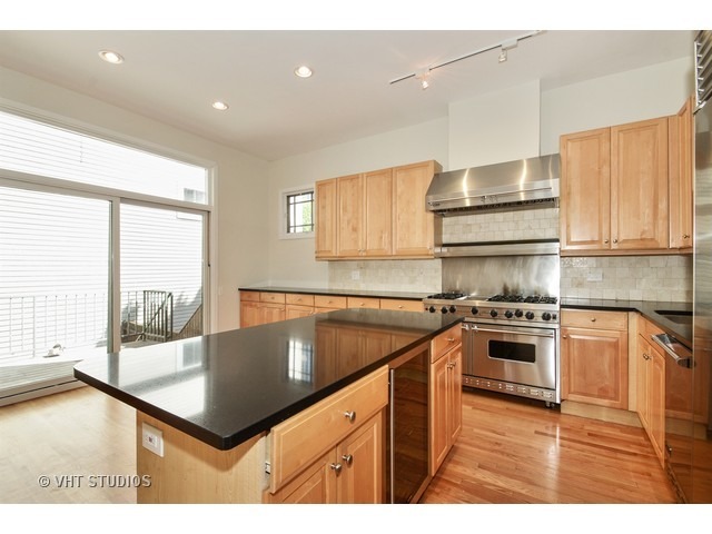 1440 N Wells Street Unit: F
