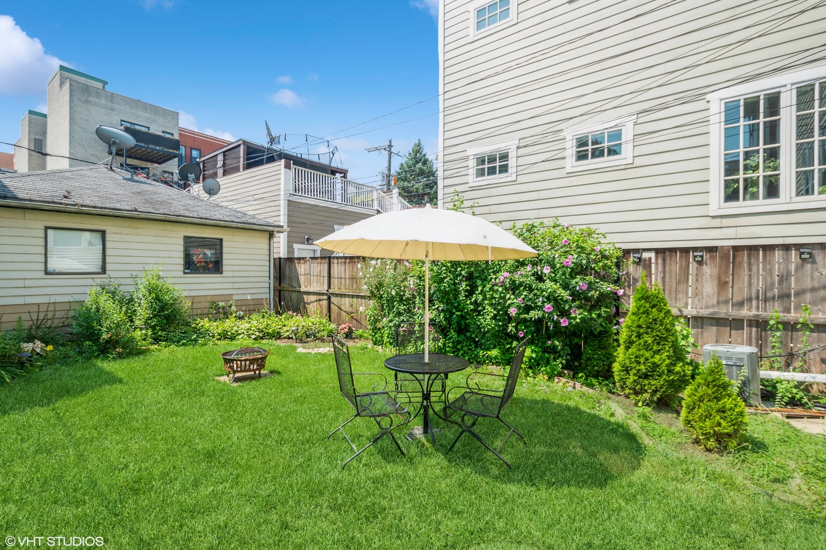 1831 W Melrose Street Unit: 2