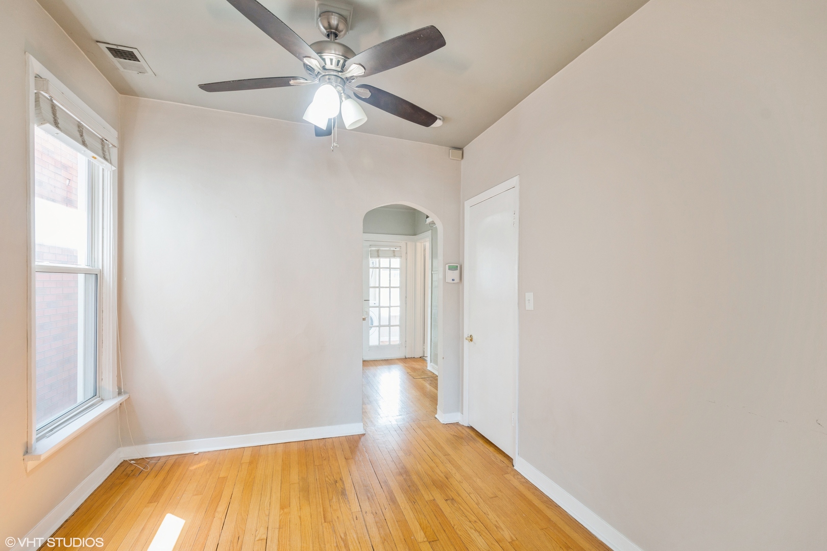 1831 W Melrose Street Unit: 2
