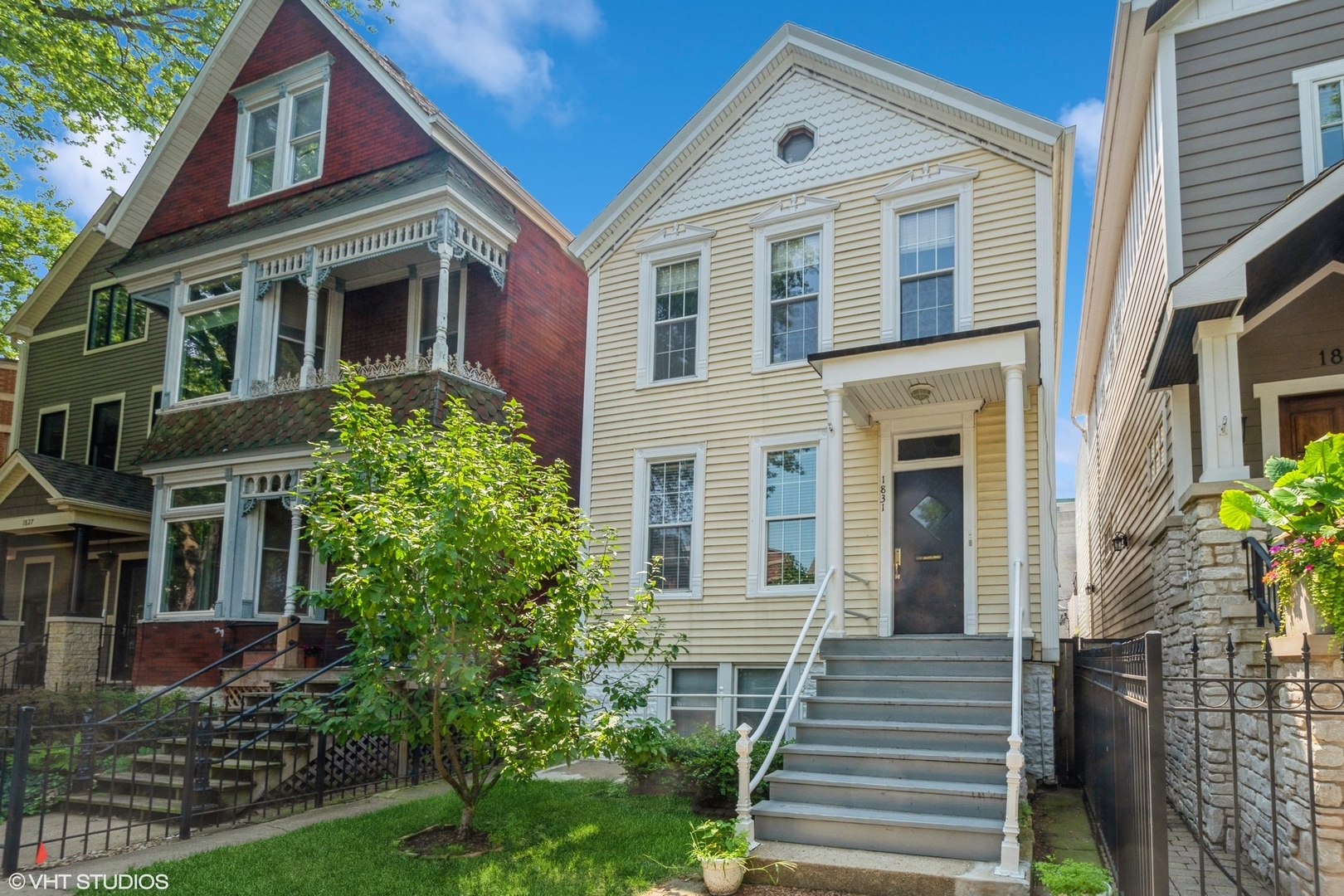 1831 W Melrose Street Unit: 2