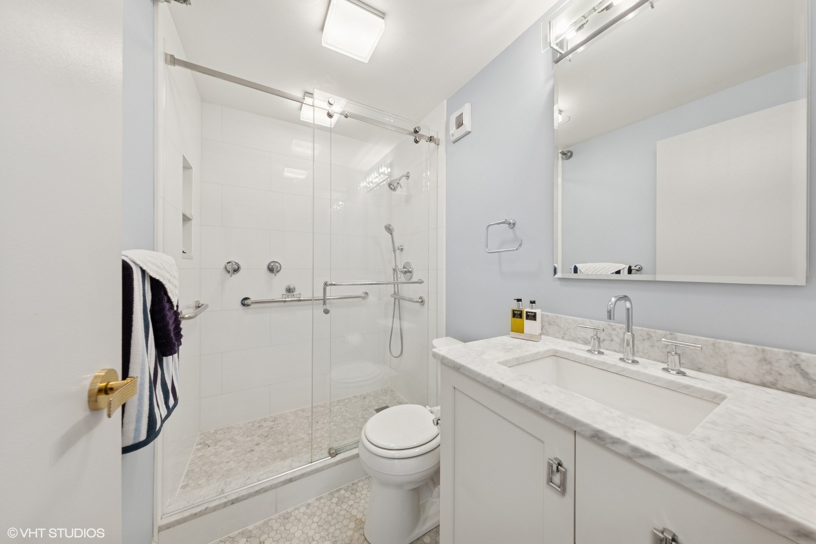 1230 N State Parkway Unit: 25C