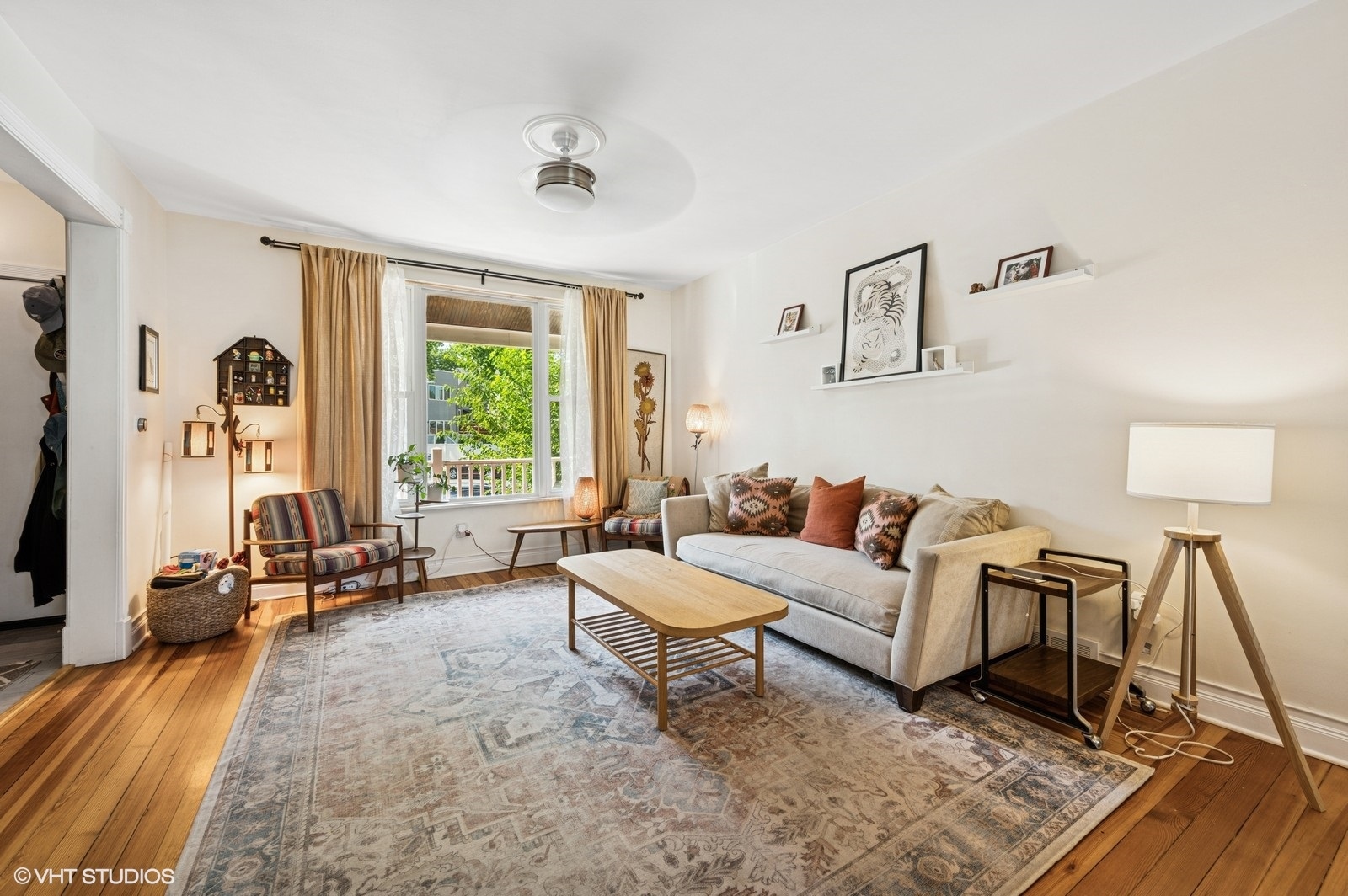 3067 N GRESHAM Avenue