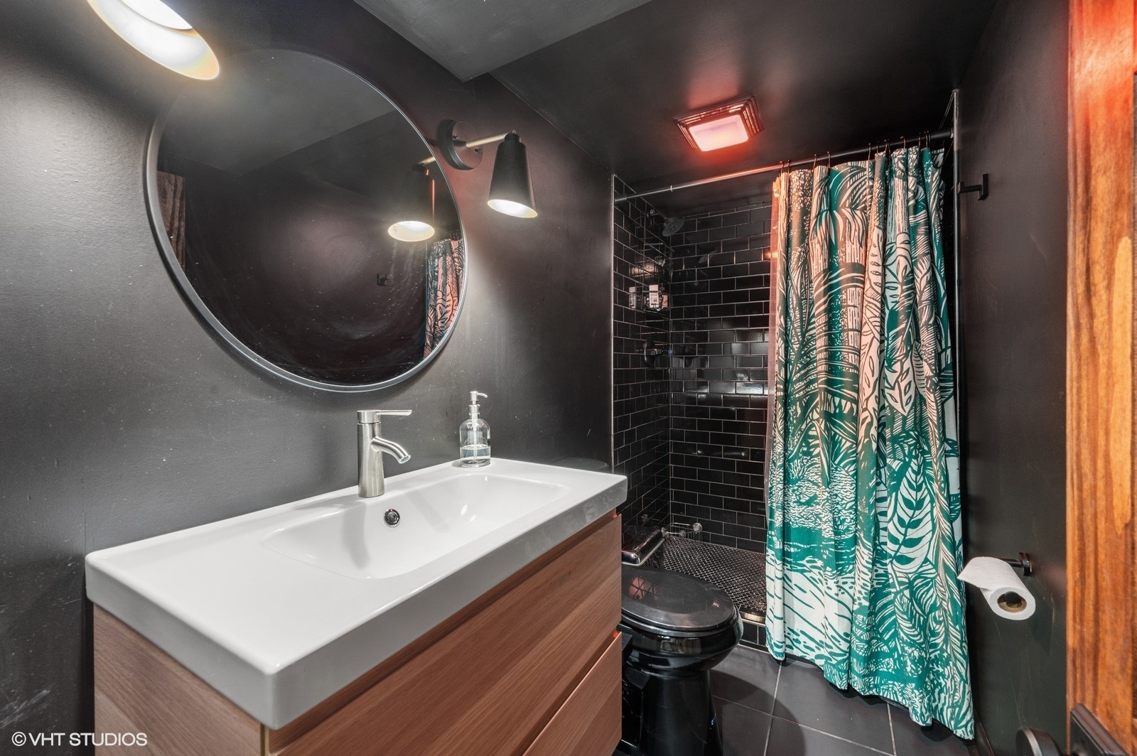 3067 N GRESHAM Avenue