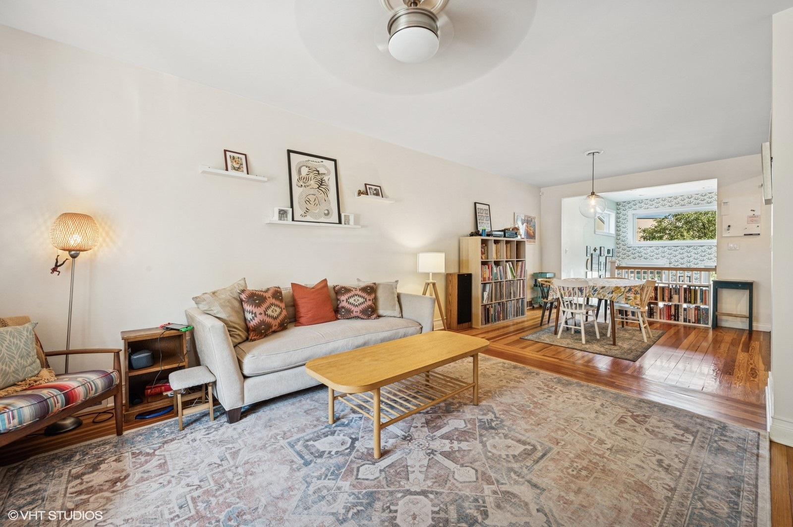 3067 N GRESHAM Avenue