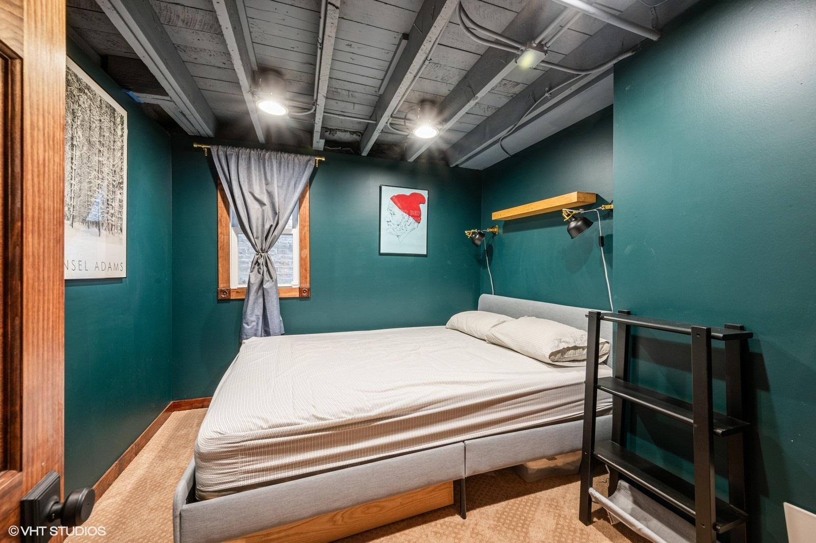 3067 N GRESHAM Avenue