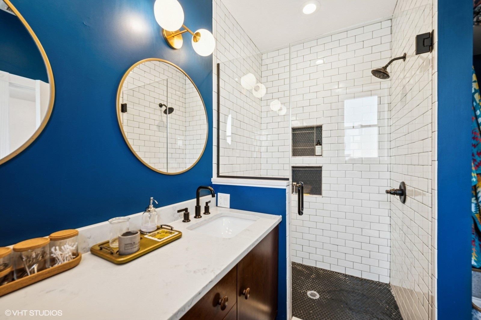 3067 N GRESHAM Avenue