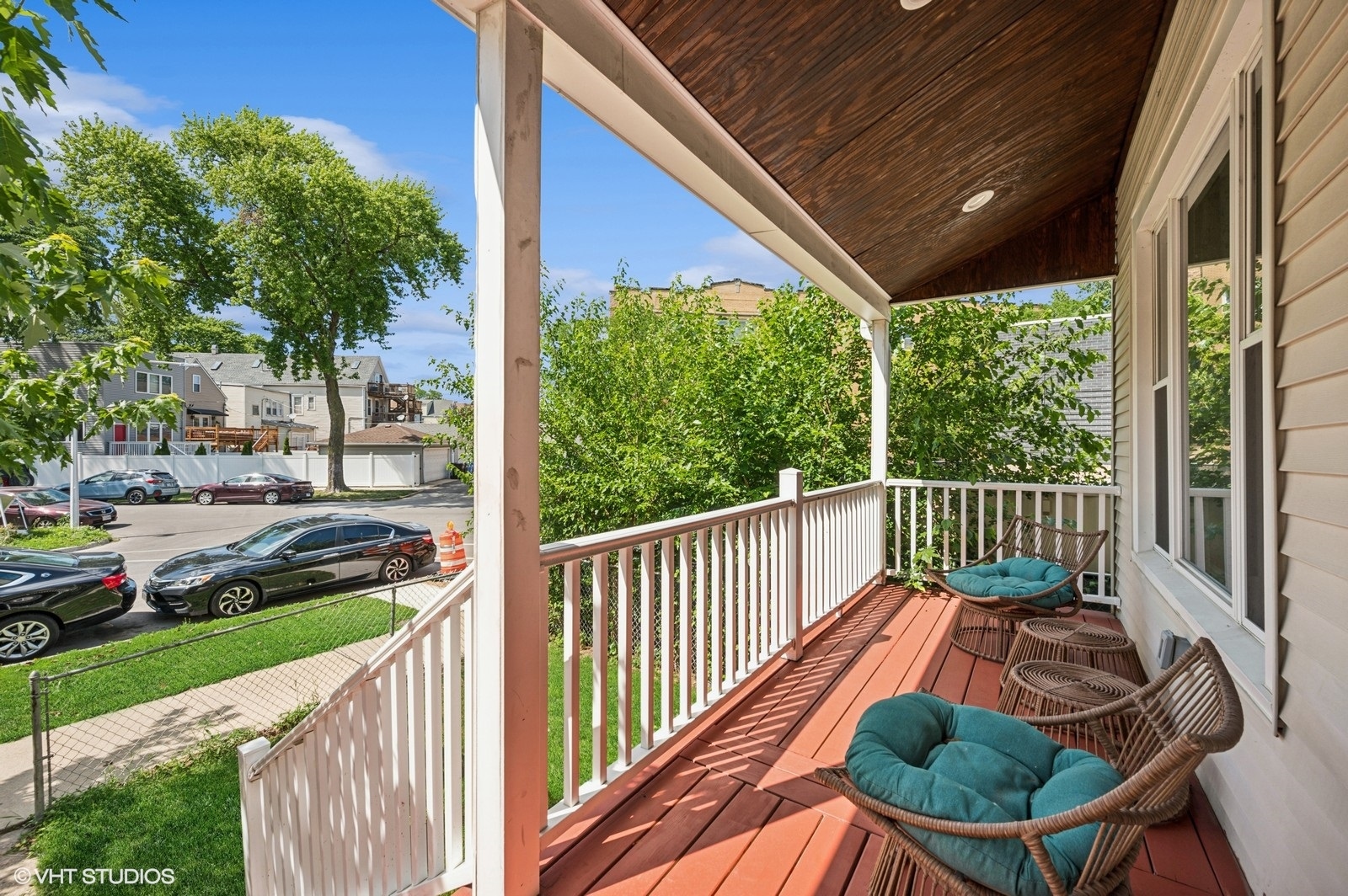 3067 N GRESHAM Avenue