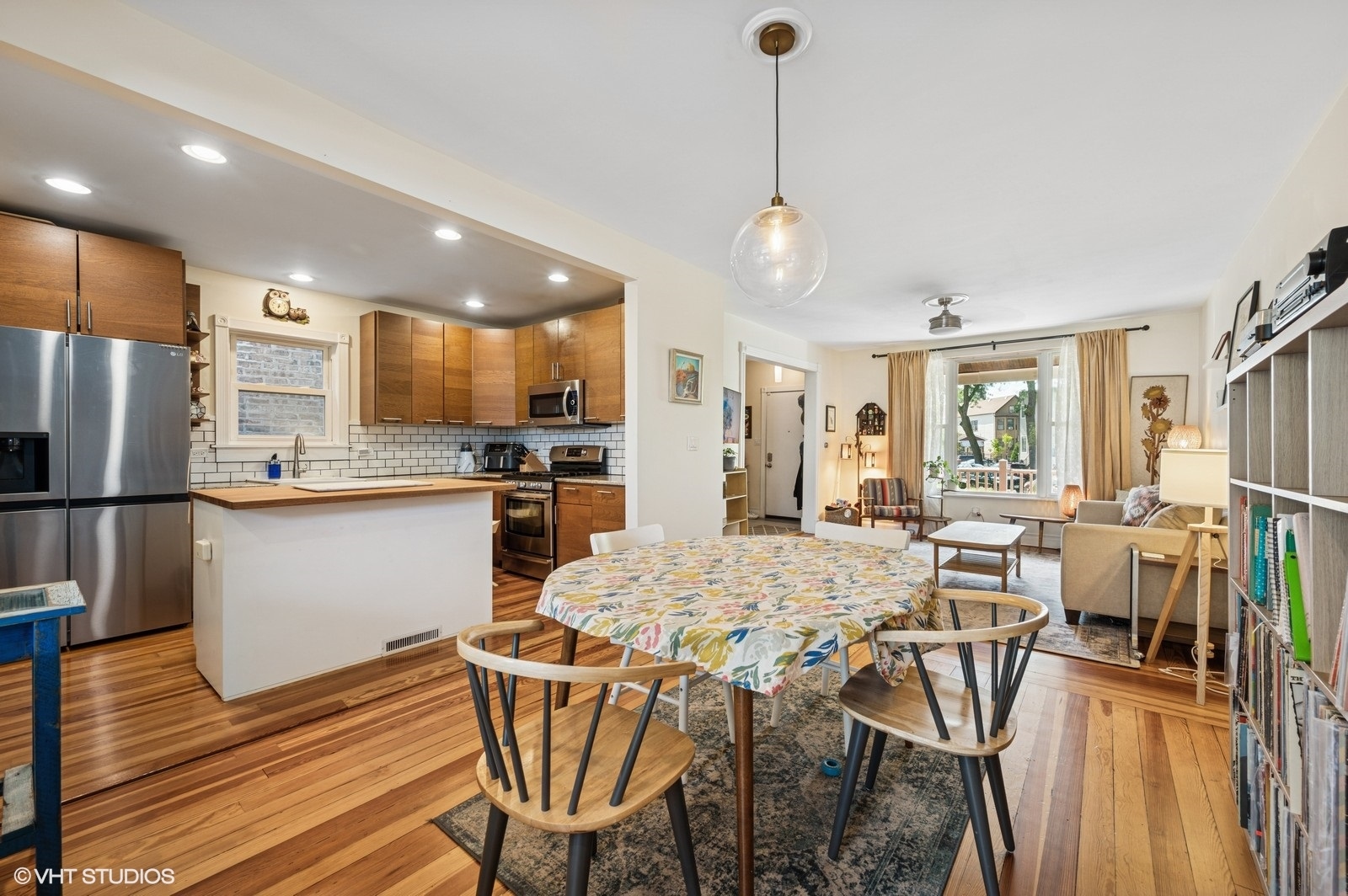 3067 N GRESHAM Avenue