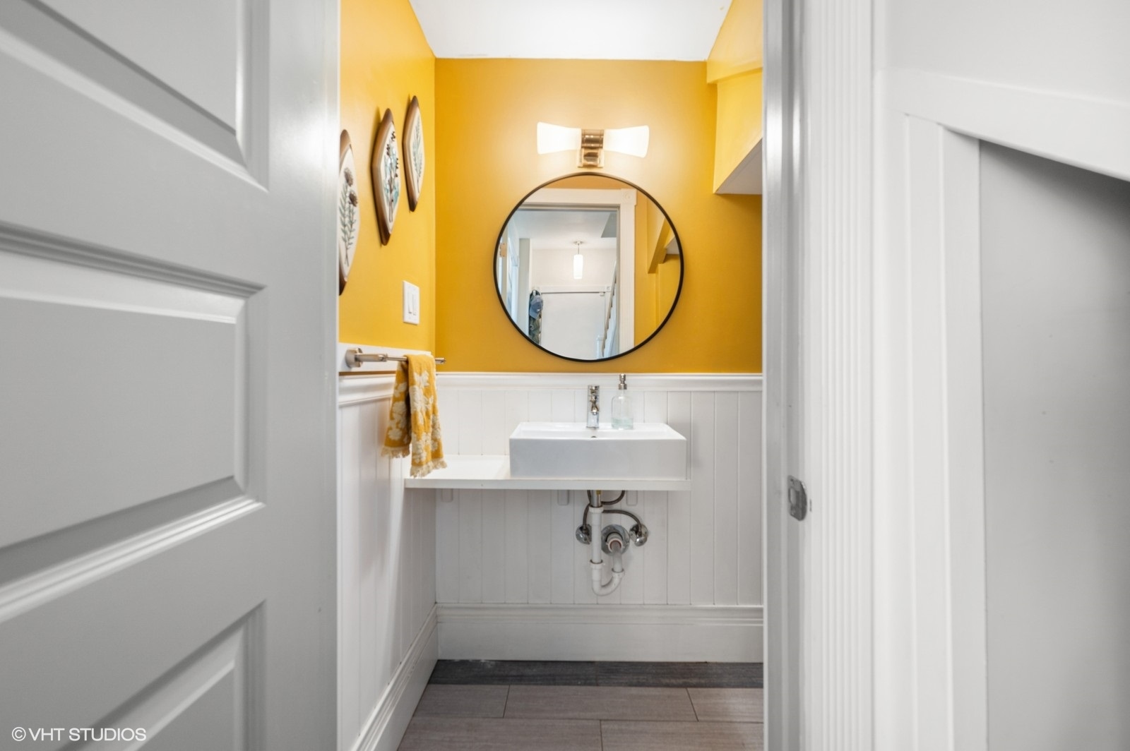 3067 N GRESHAM Avenue