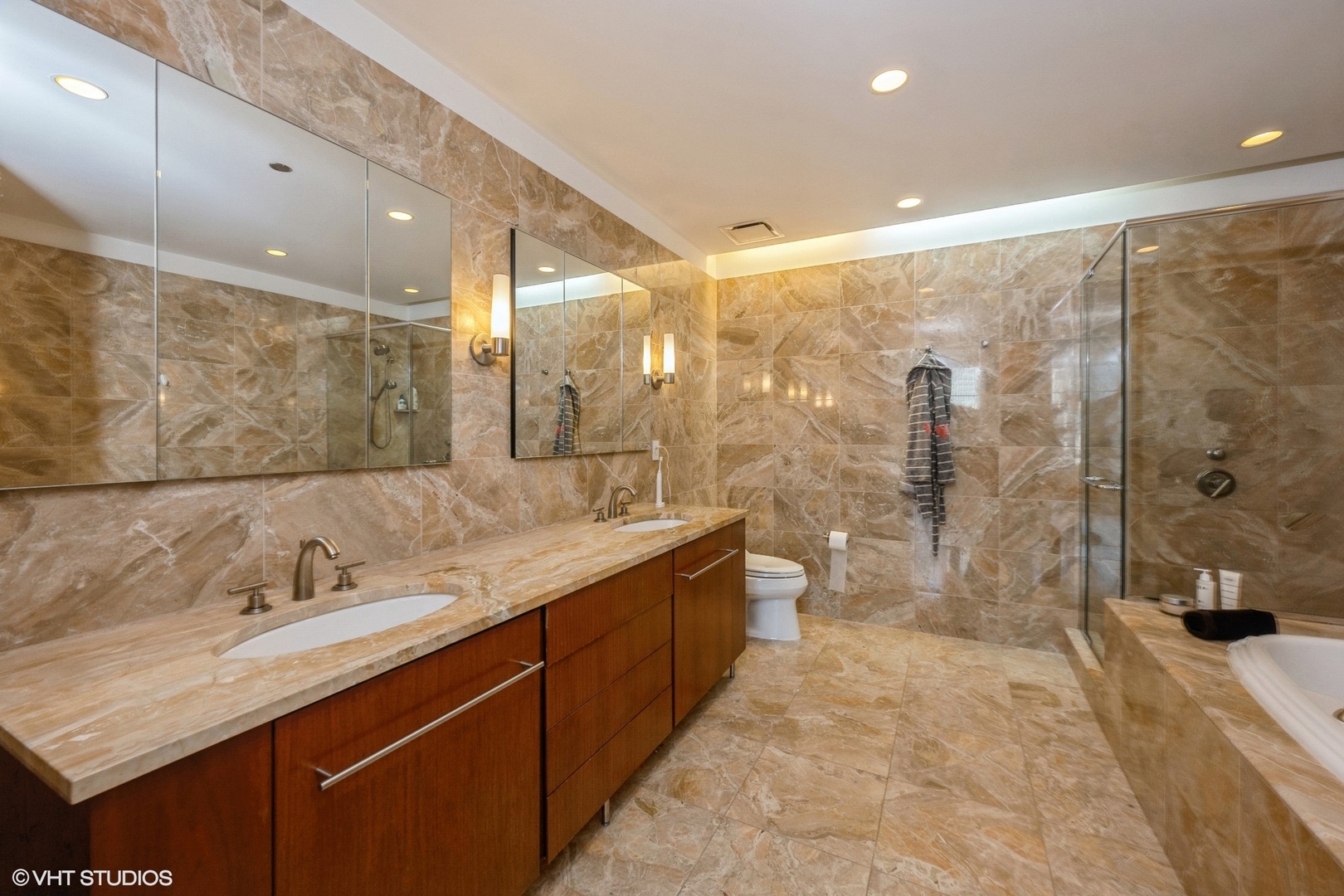 401 N WABASH Avenue Unit: 30-L