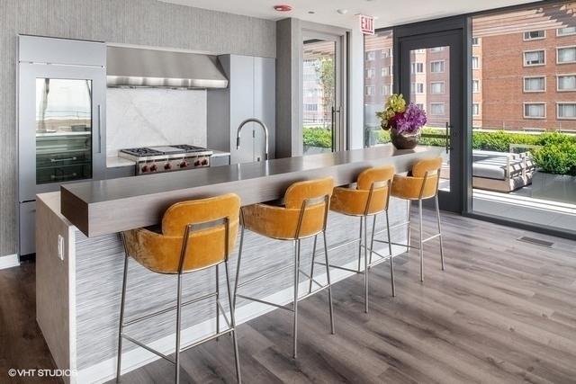 61 E Banks Street Unit: 307