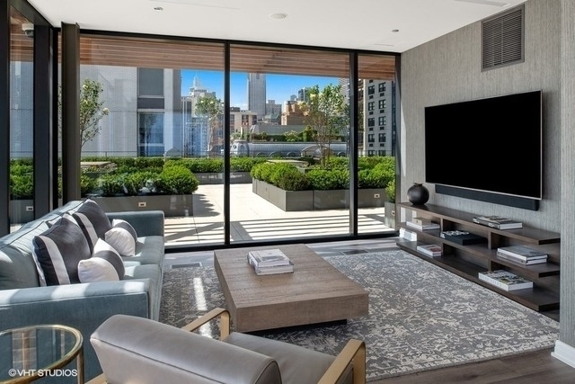 61 E Banks Street Unit: 307