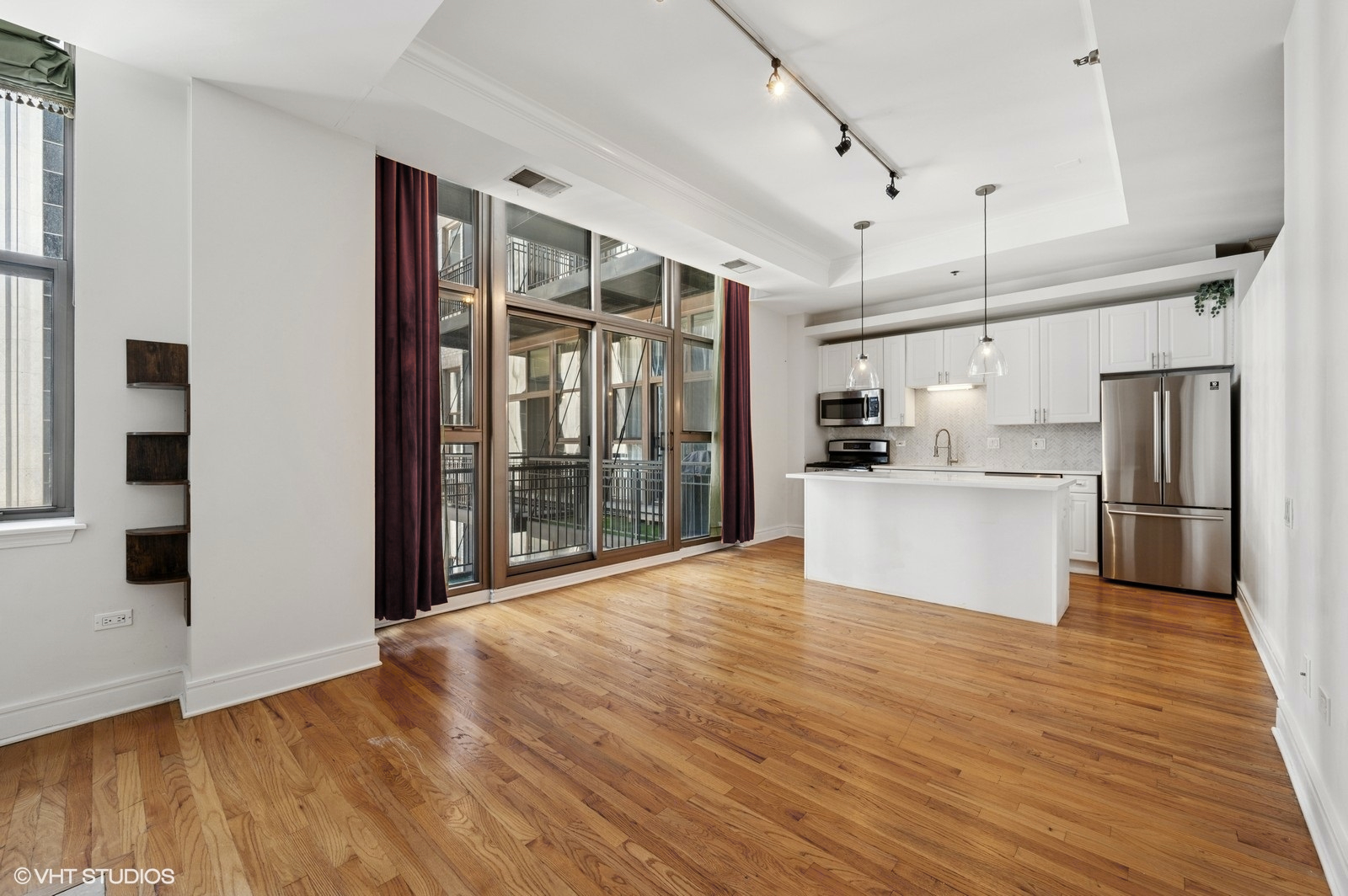 212 W WASHINGTON Street Unit: 1006