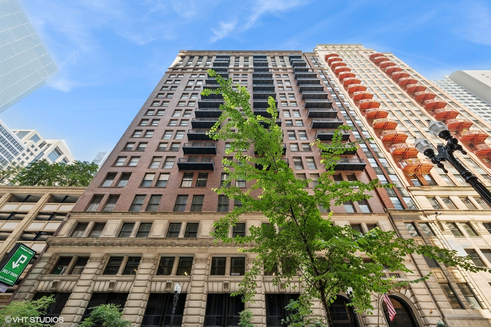 212 W WASHINGTON Street Unit: 1006