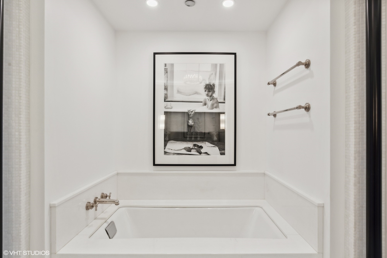 2120 N Lincoln Park West Unit: 14