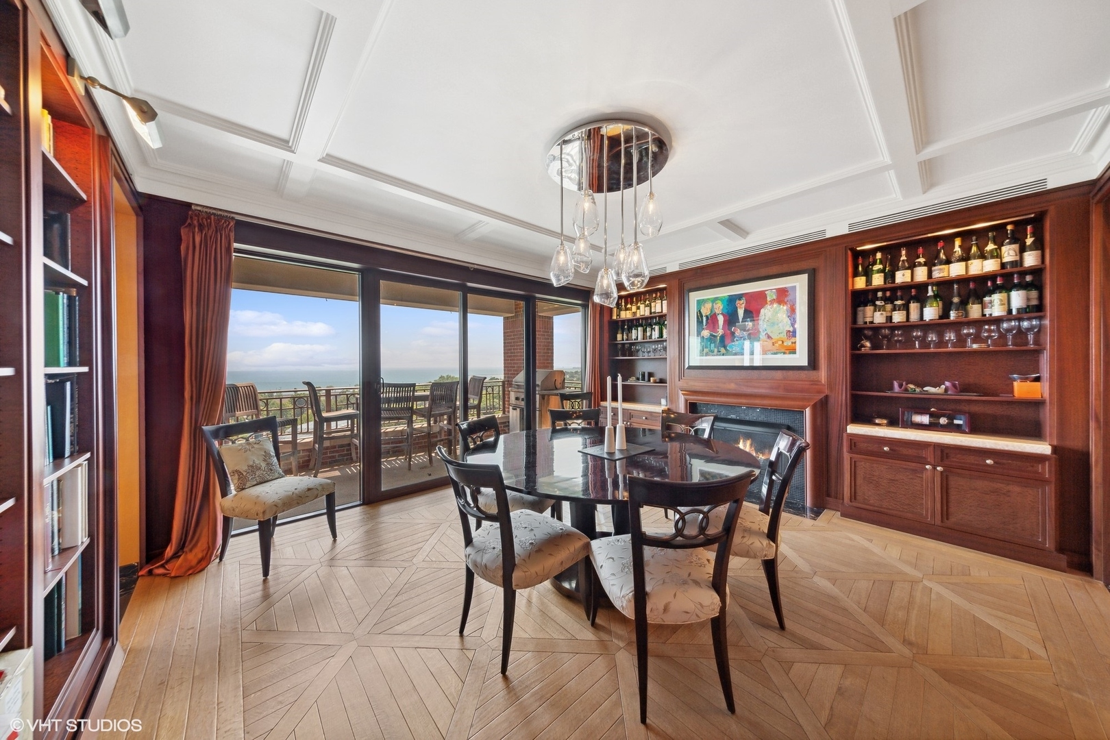 2120 N Lincoln Park West Unit: 14