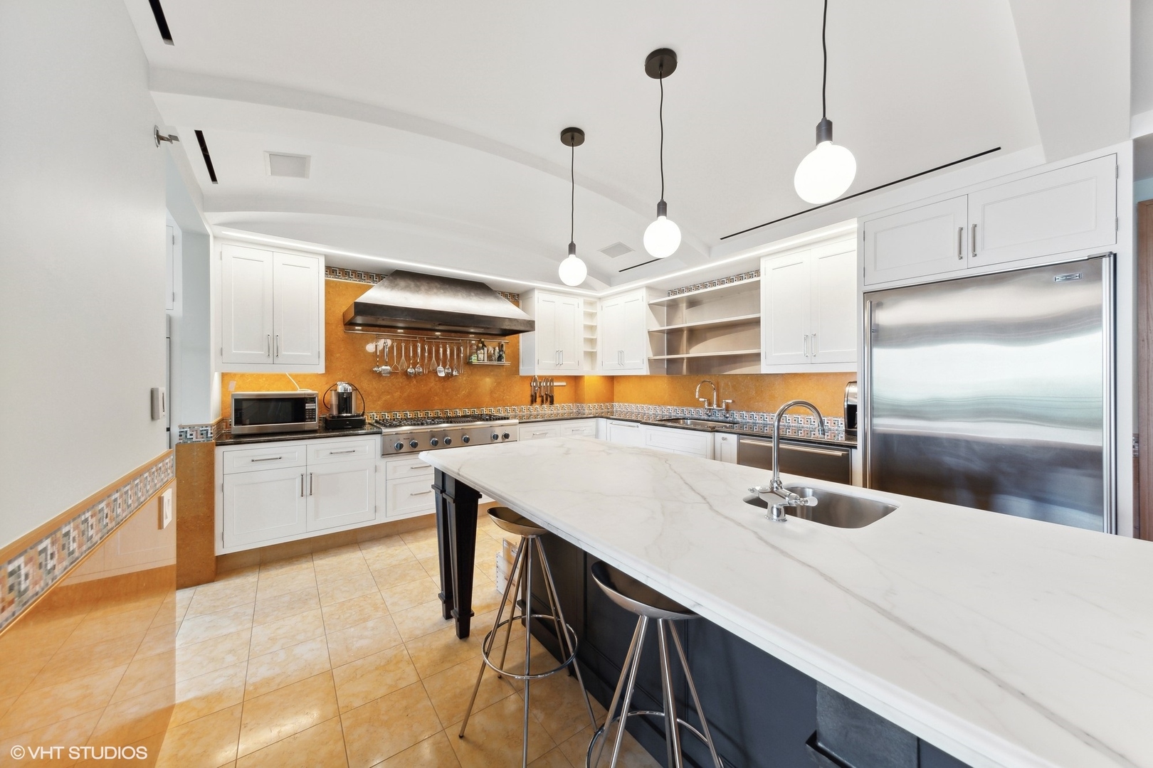 2120 N Lincoln Park West Unit: 14