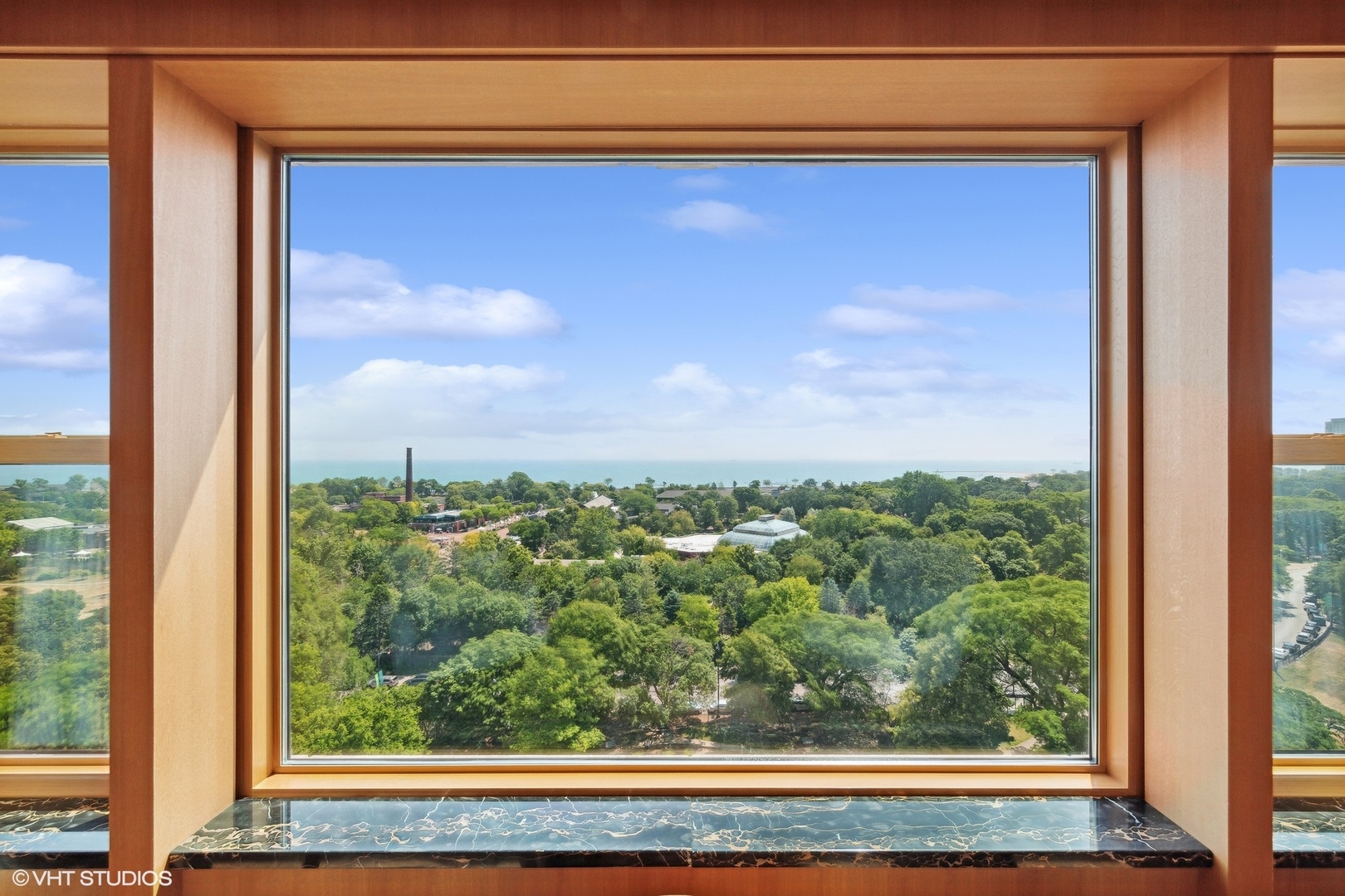 2120 N Lincoln Park West Unit: 14