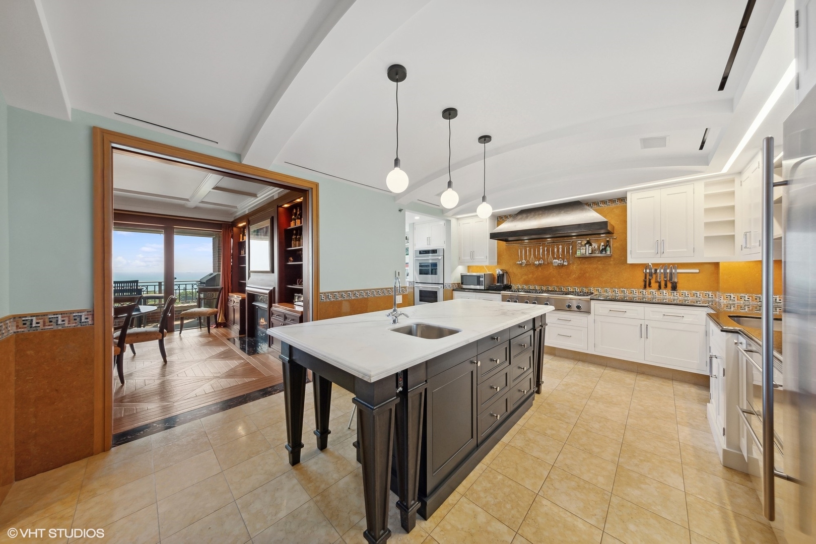 2120 N Lincoln Park West Unit: 14