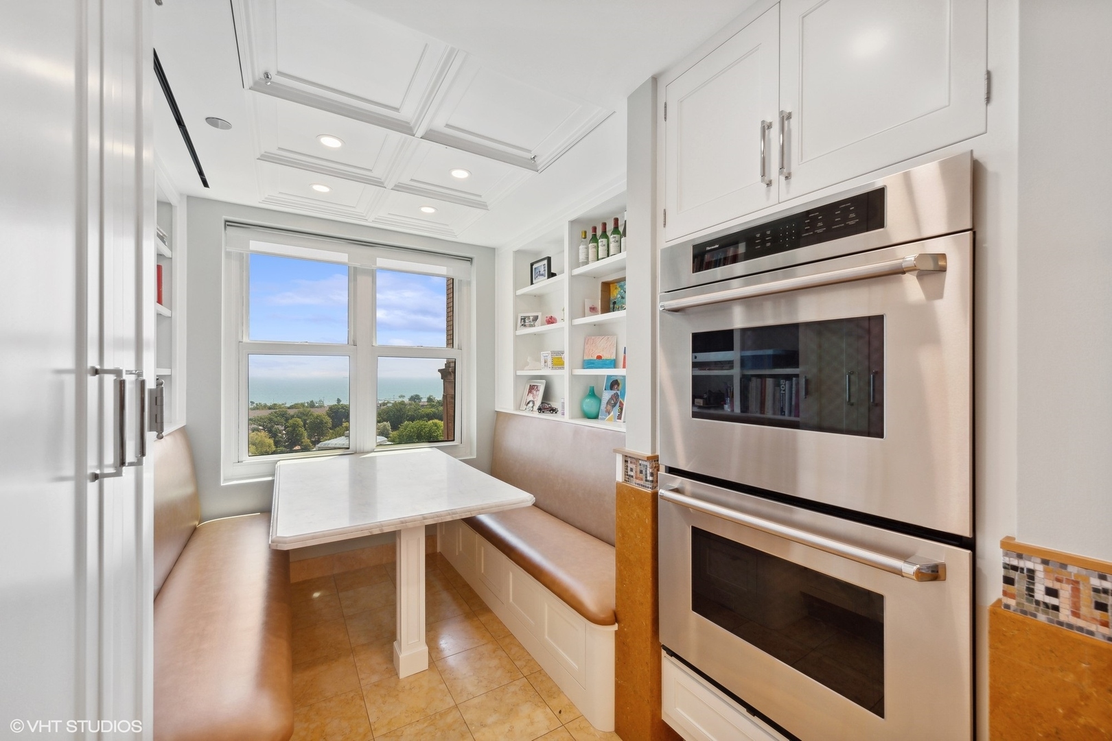 2120 N Lincoln Park West Unit: 14
