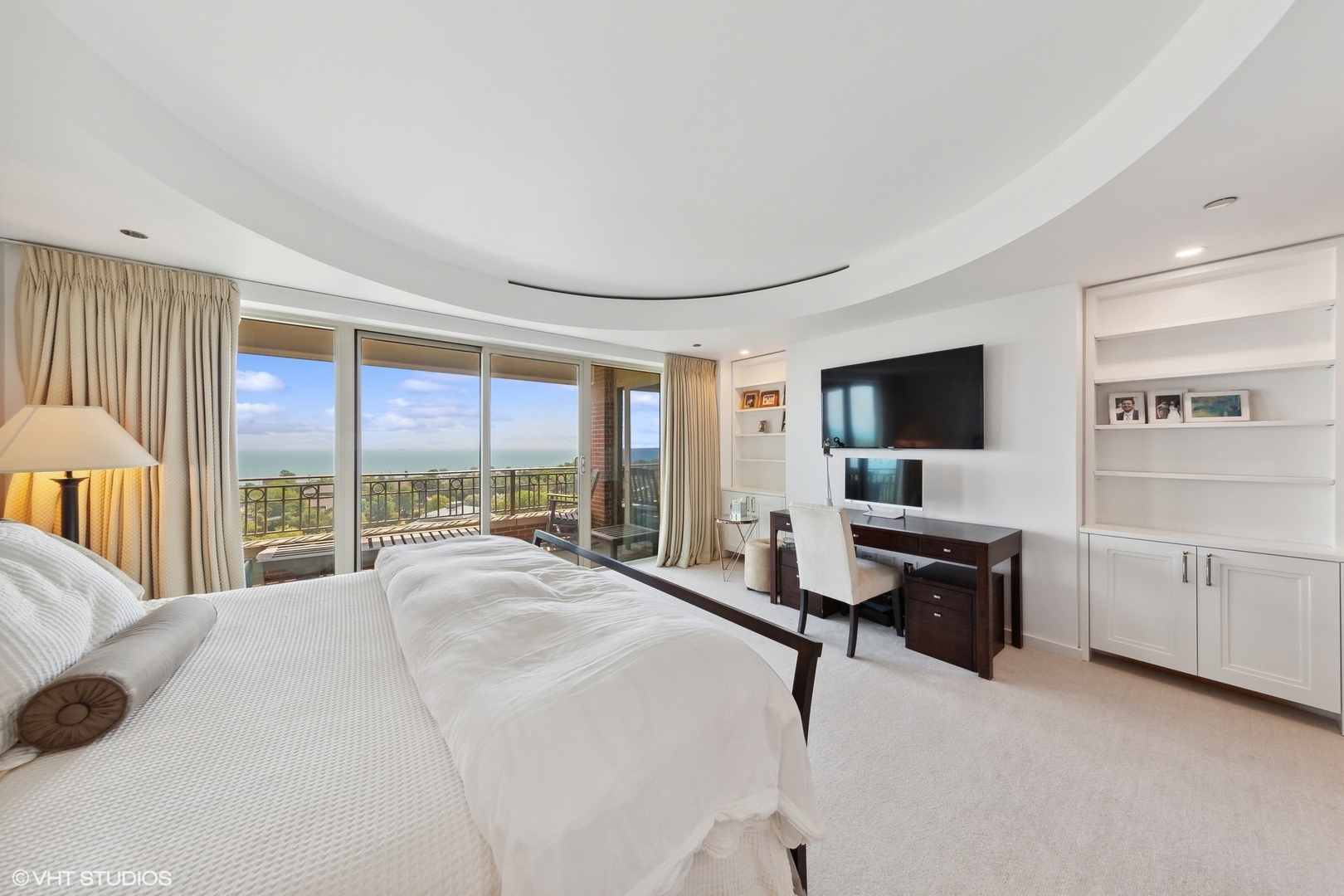 2120 N Lincoln Park West Unit: 14