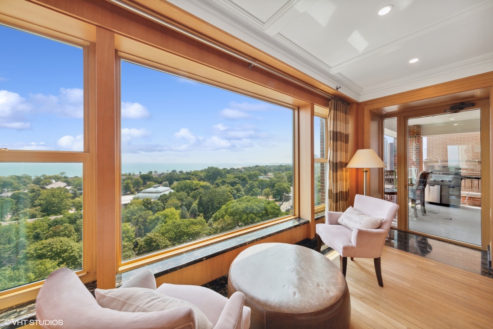 2120 N Lincoln Park West Unit: 14