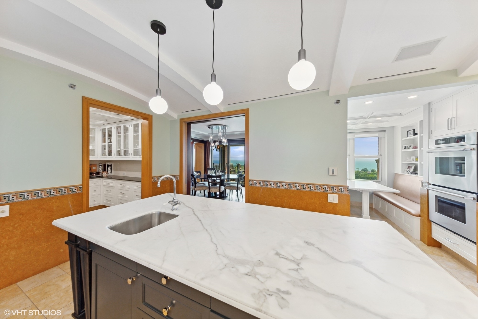 2120 N Lincoln Park West Unit: 14