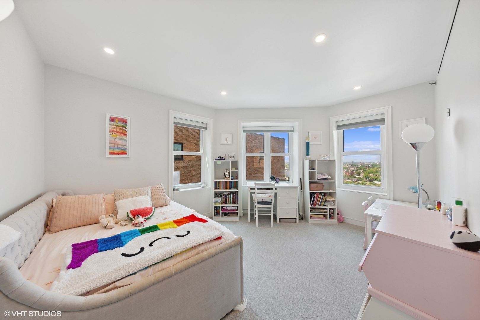 2120 N Lincoln Park West Unit: 14