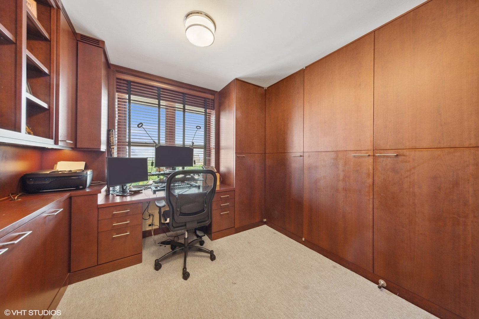 2120 N Lincoln Park West Unit: 14