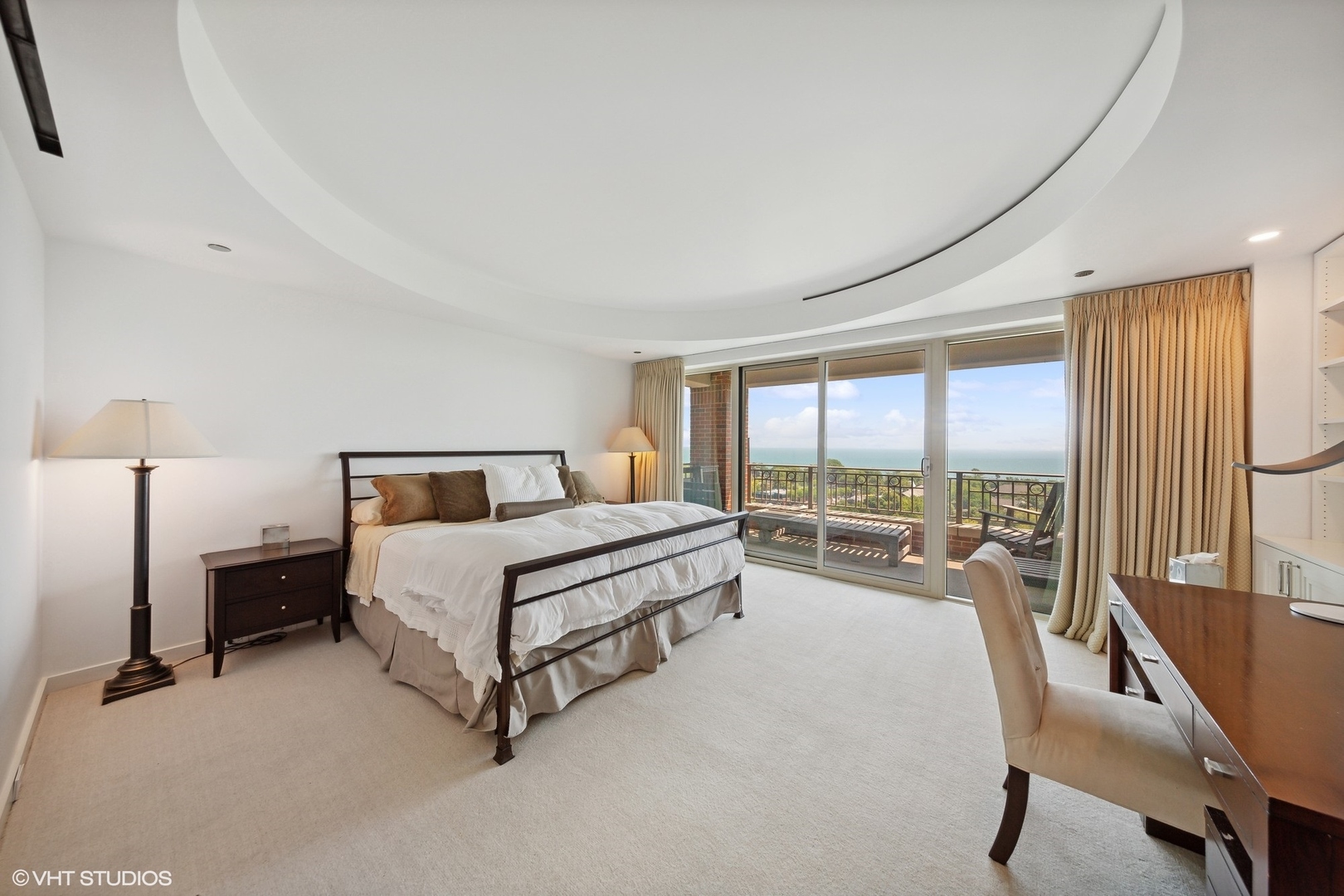 2120 N Lincoln Park West Unit: 14