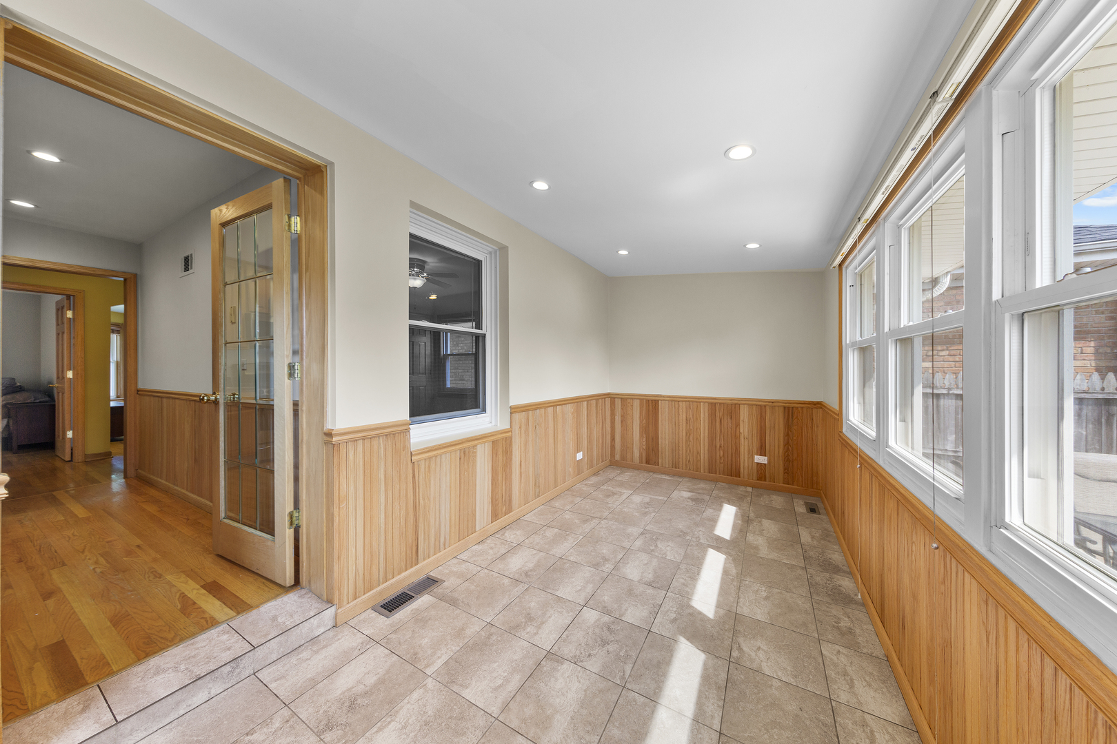 3919 N Oriole Avenue