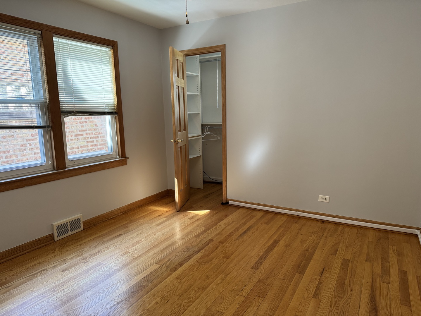 3919 N Oriole Avenue