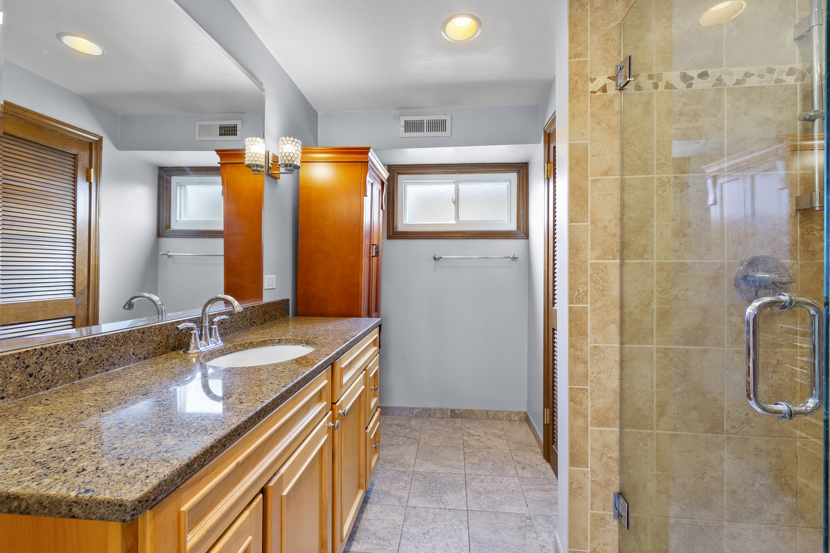 3919 N Oriole Avenue