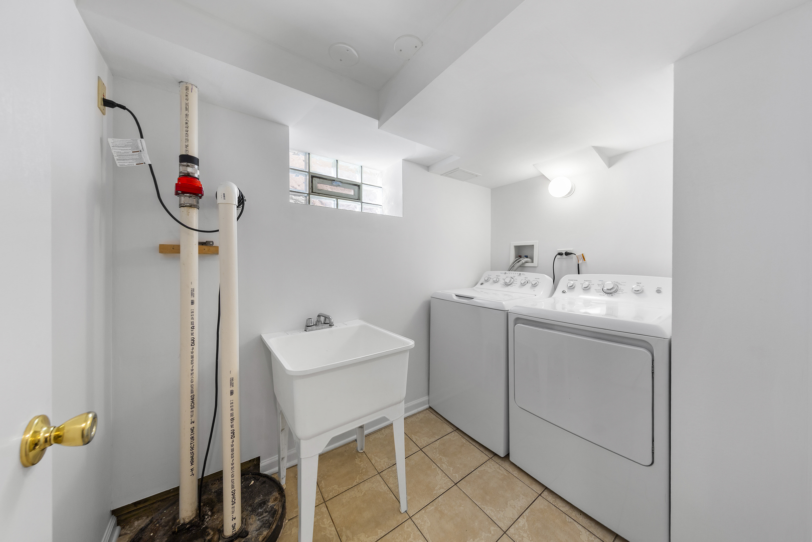 3919 N Oriole Avenue