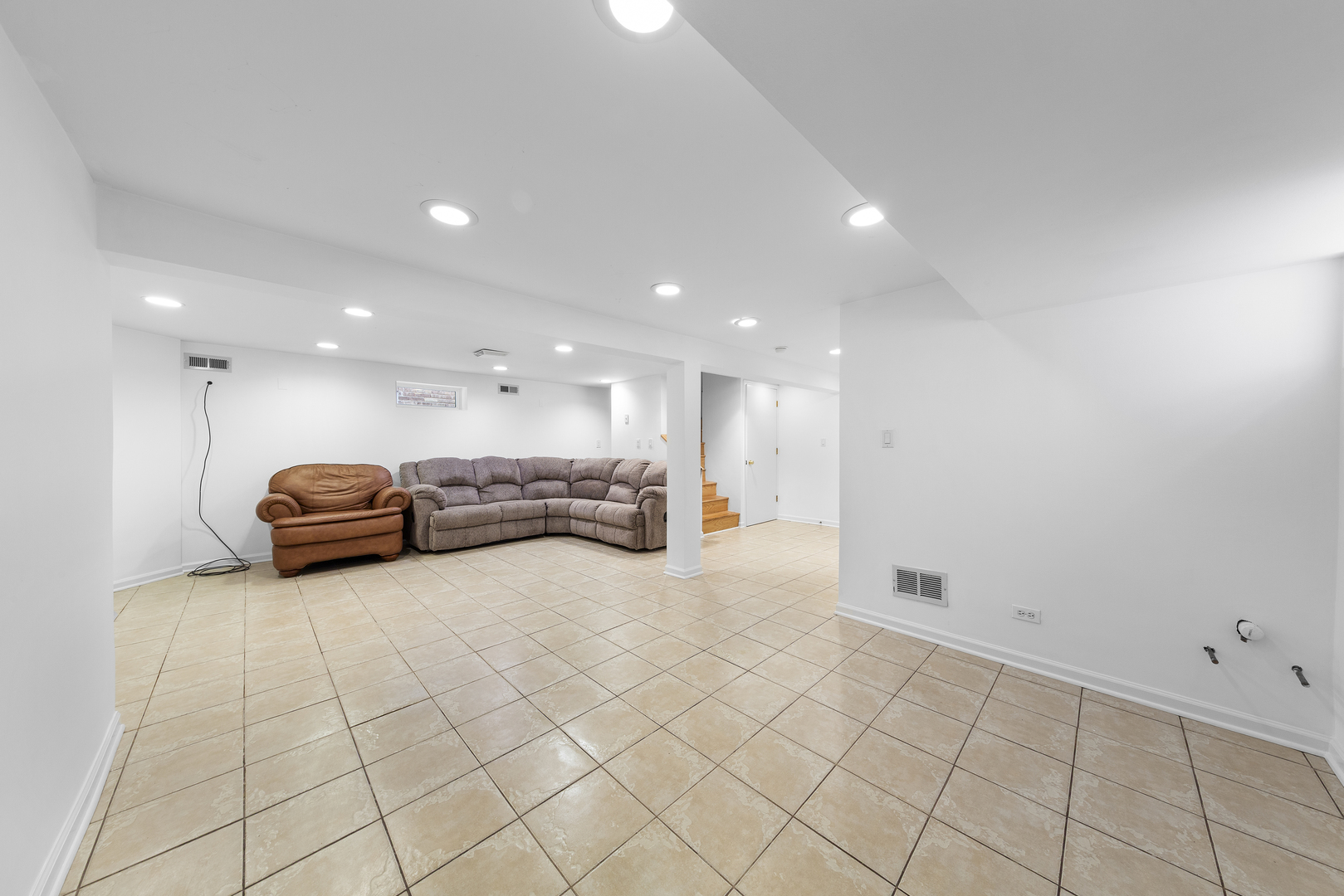 3919 N Oriole Avenue