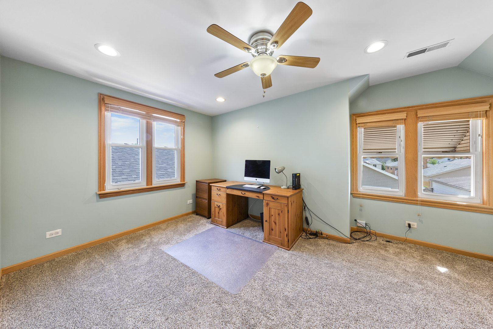 3919 N Oriole Avenue