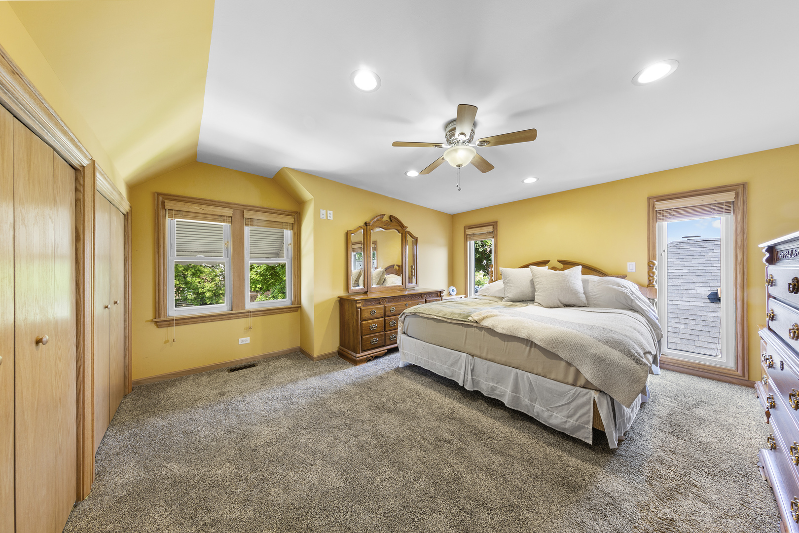 3919 N Oriole Avenue