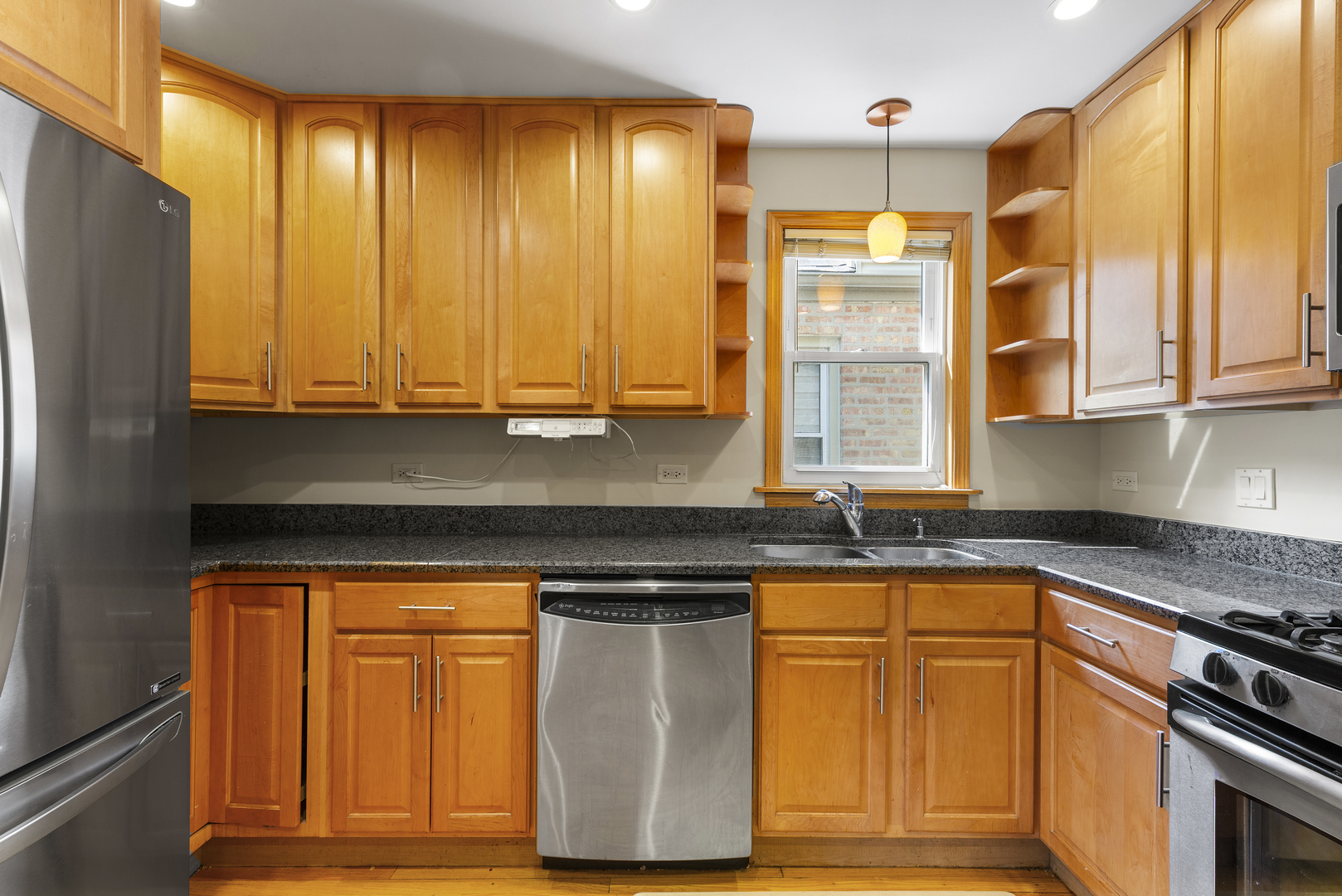 3919 N Oriole Avenue