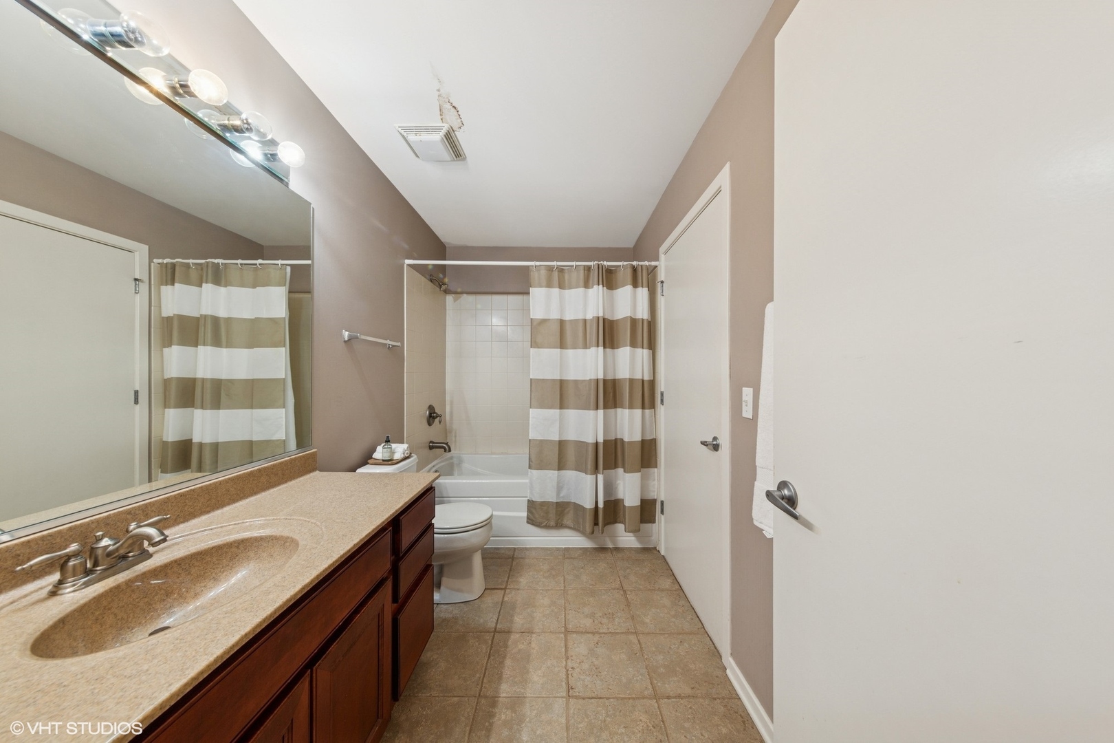 849 N Franklin Street Unit: 722