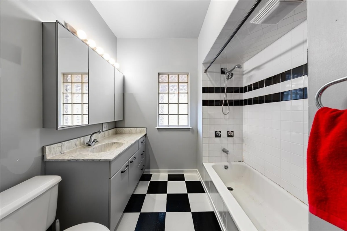 5021 W Irving Park Road