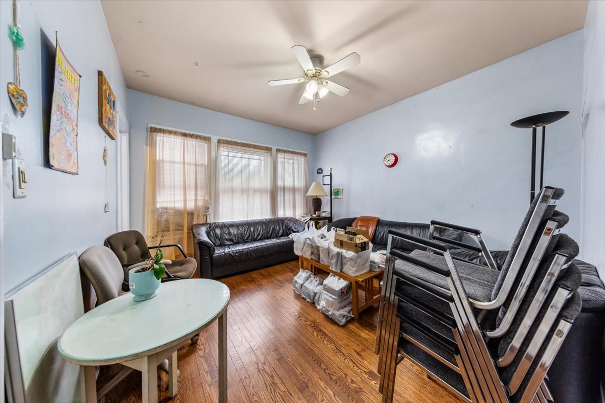 5021 W Irving Park Road