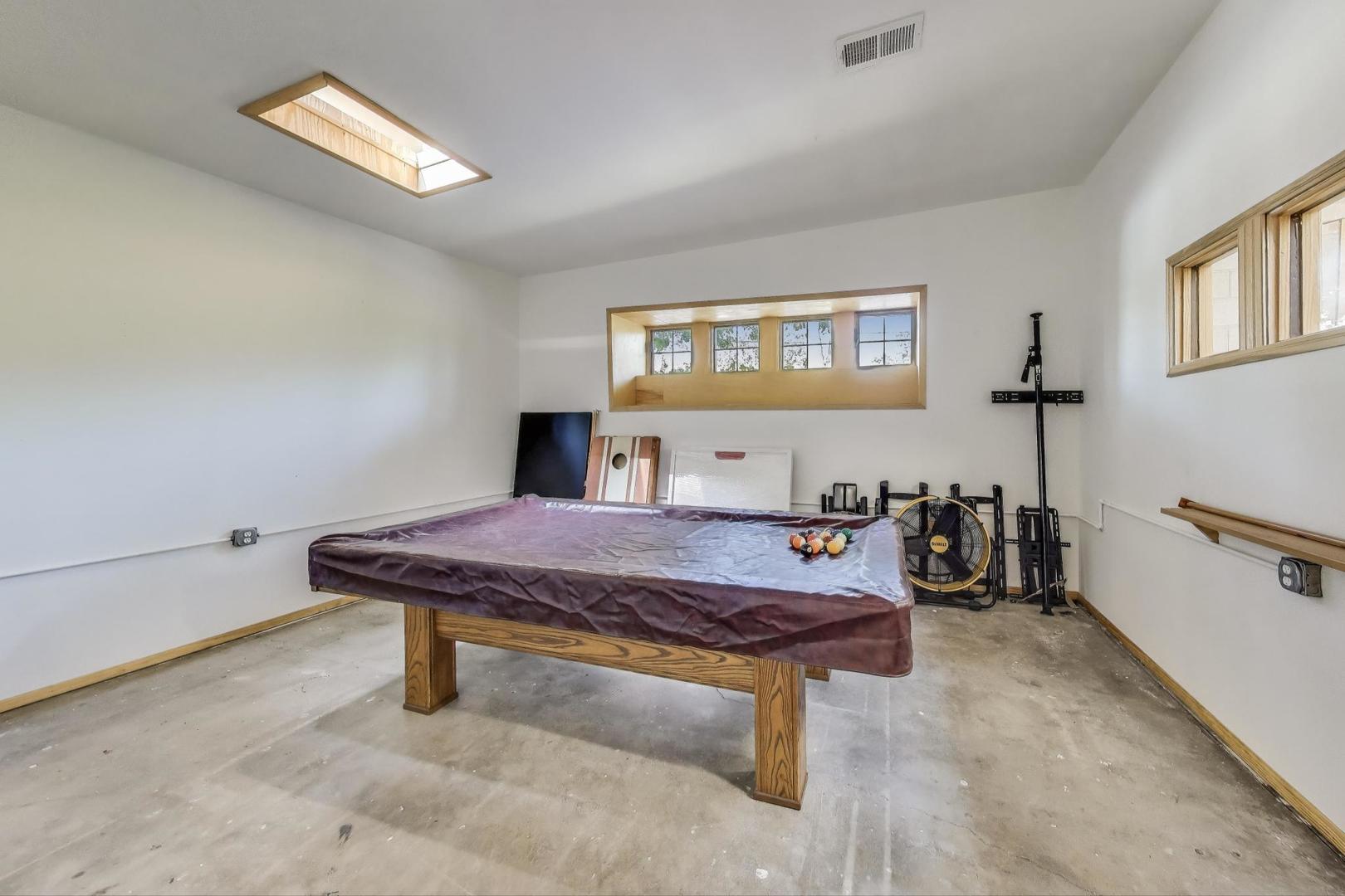 1776 W Winnemac Avenue Unit: 100