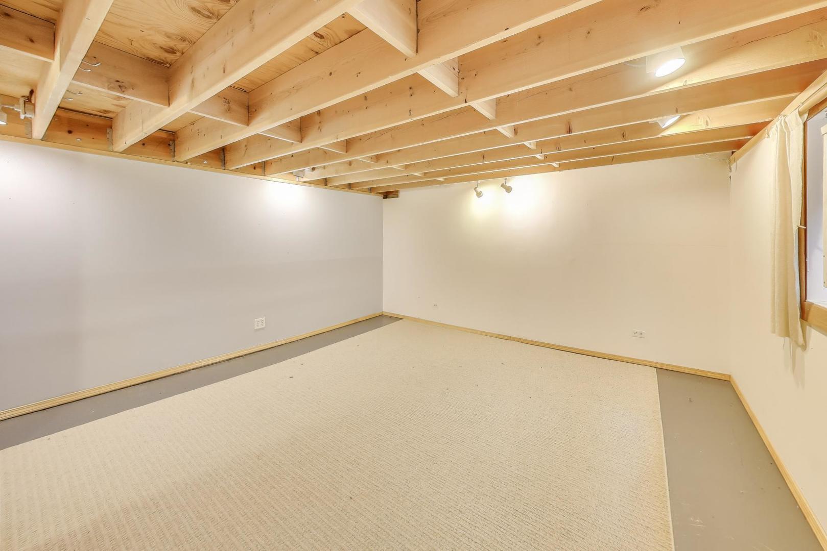 1776 W Winnemac Avenue Unit: 100