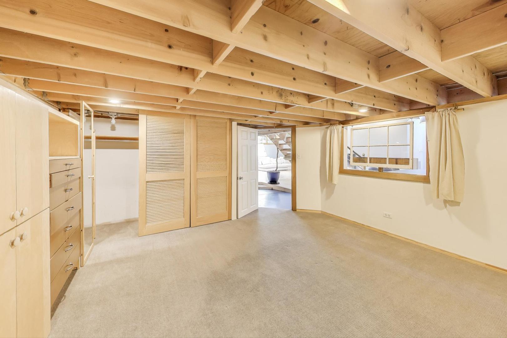 1776 W Winnemac Avenue Unit: 100