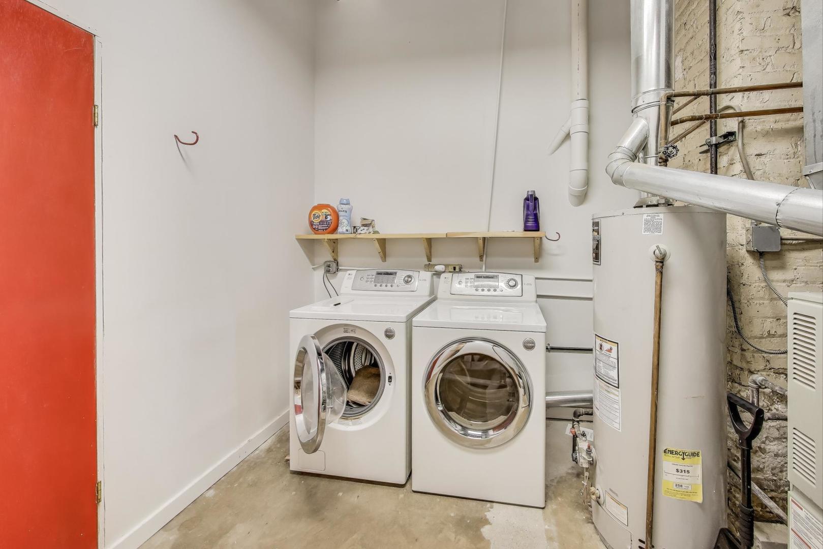 1776 W Winnemac Avenue Unit: 100