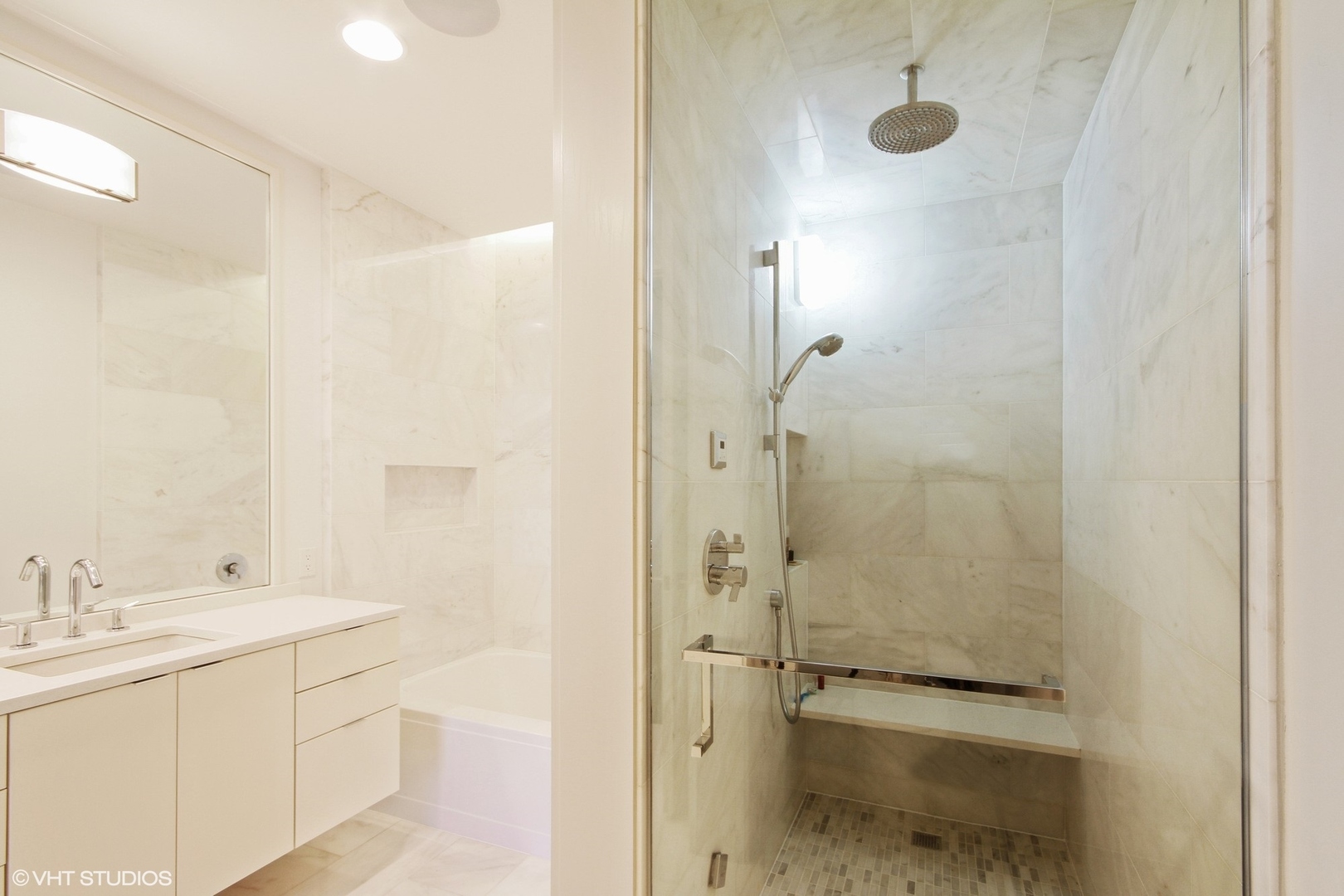 1729 N Marshfield Avenue