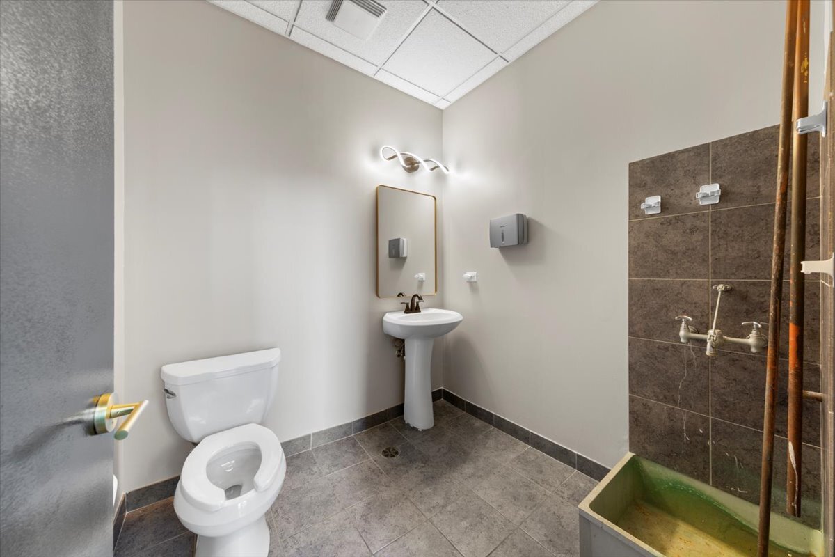 2037 S Indiana Avenue